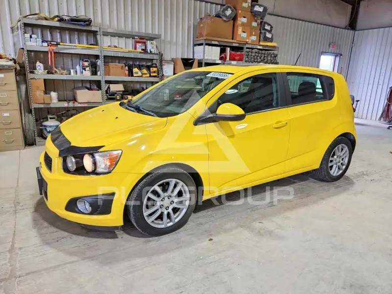 2015 Chevrolet Sonic фото