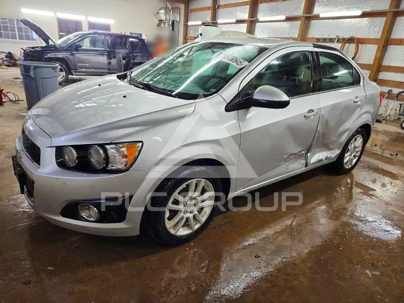 2015 Chevrolet Sonic фото