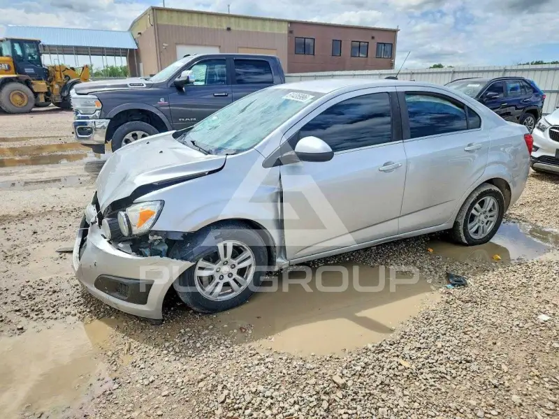 2015 Chevrolet Sonic photo