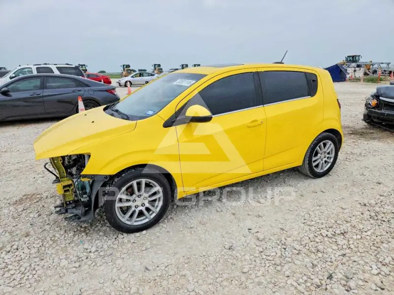 2015 Chevrolet Sonic фото