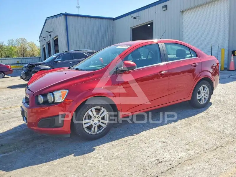 2015 Chevrolet Sonic photo