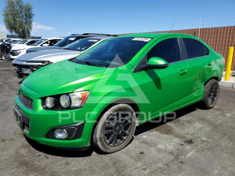 2015 Chevrolet Sonic фото