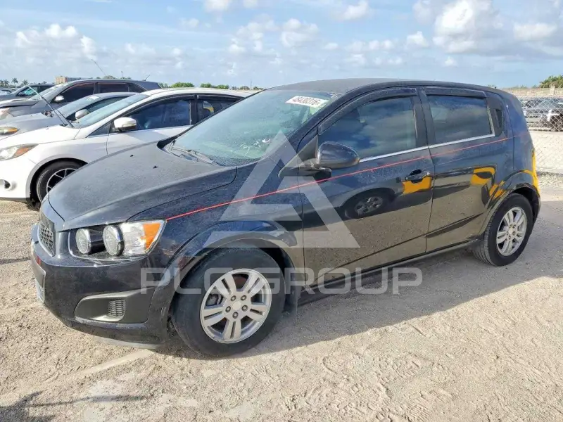 2015 Chevrolet Sonic фото