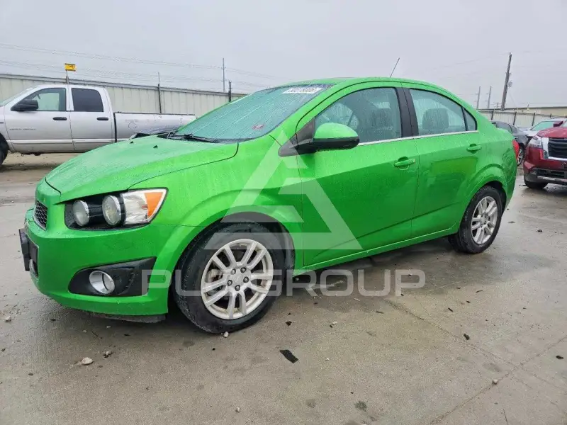2015 Chevrolet Sonic фото