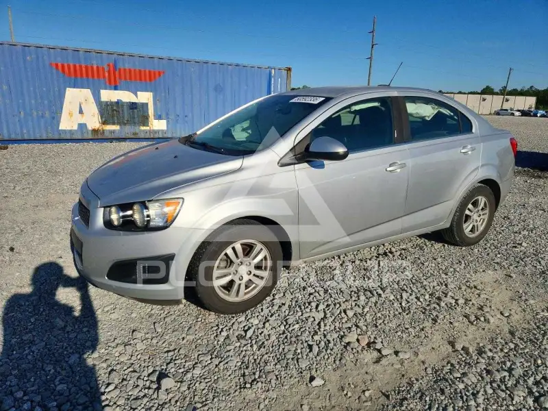 2015 Chevrolet Sonic фото