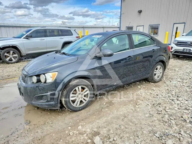 2015 Chevrolet Sonic photo