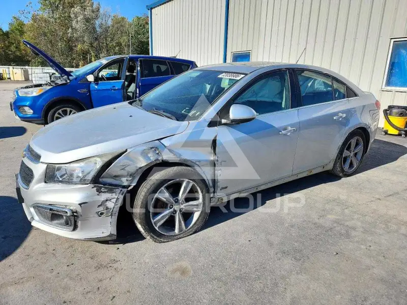 2015 Chevrolet Cruze photo