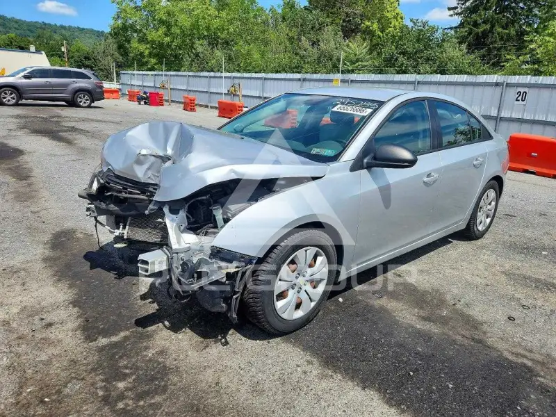 2015 Chevrolet Cruze photo