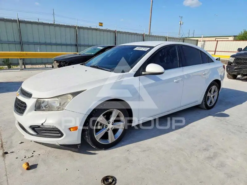 2015 Chevrolet Cruze photo