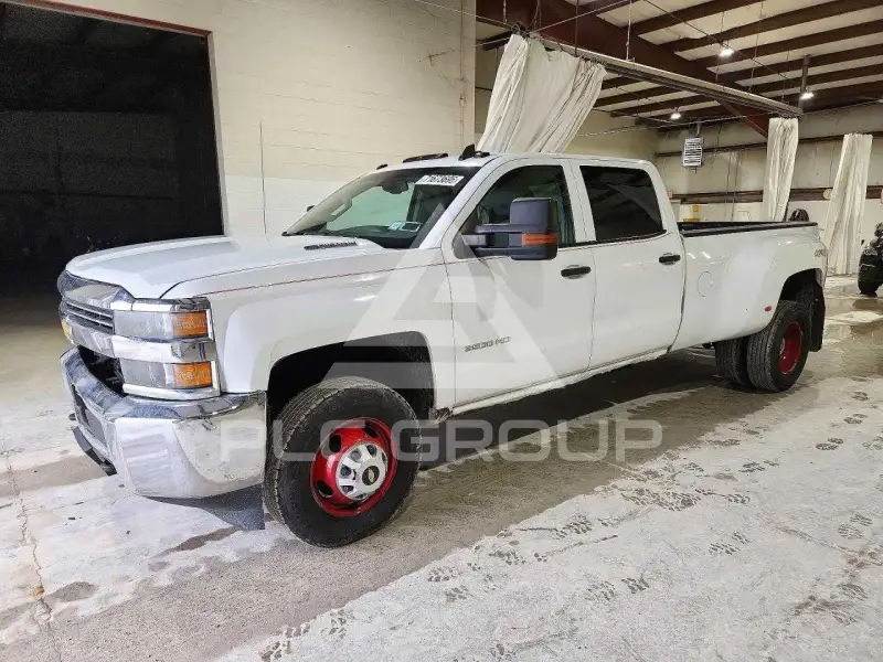 2015 Chevrolet Silverado photo