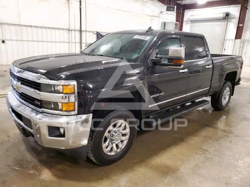 2015 Chevrolet Silverado photo
