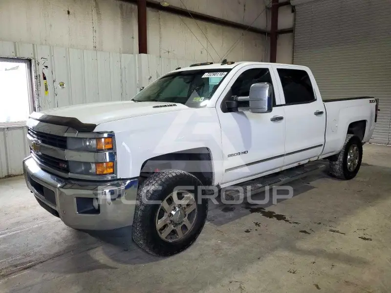 2015 Chevrolet Silverado photo