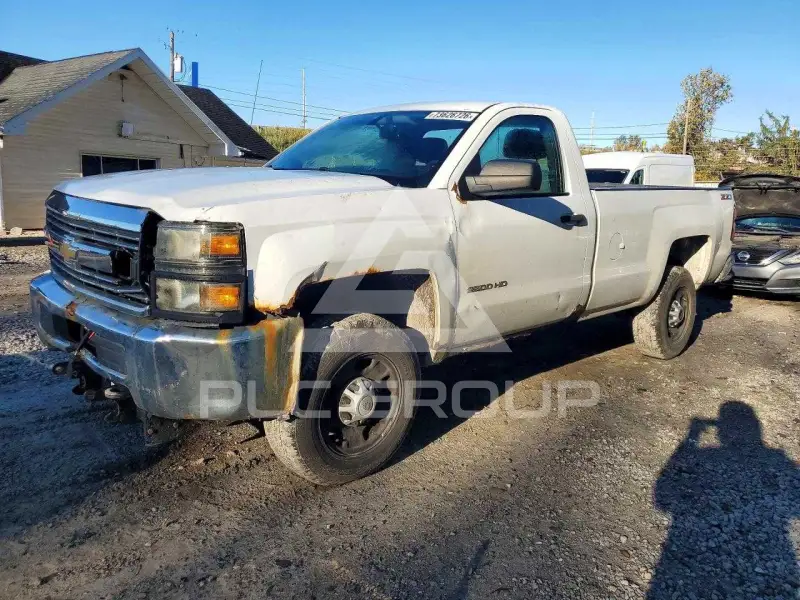 2015 Chevrolet Silverado photo