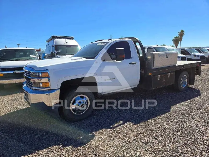 2015 Chevrolet Silverado photo