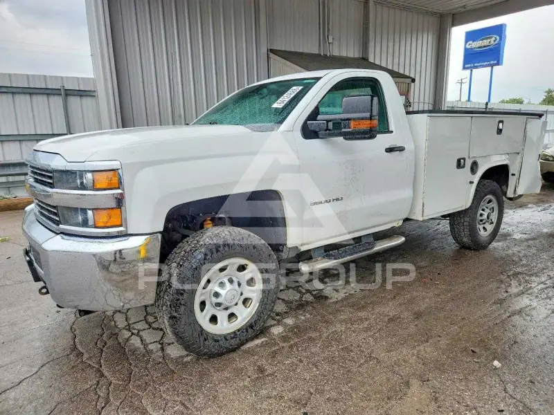 2015 Chevrolet Silverado photo
