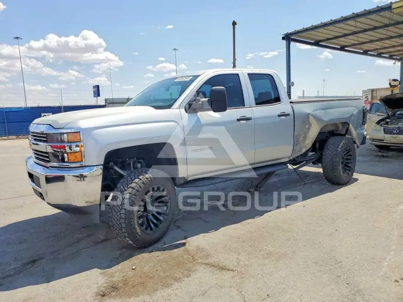 2015 Chevrolet Silverado photo