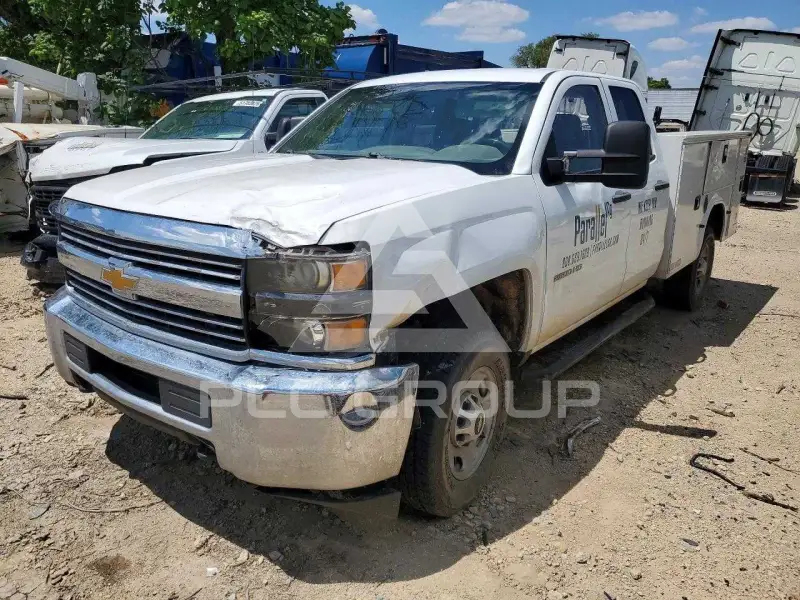 2015 Chevrolet Silverado photo