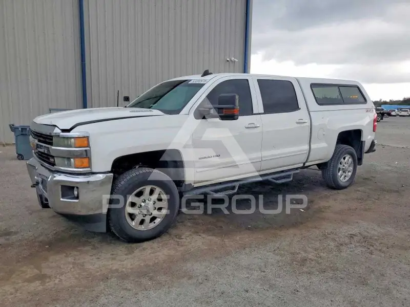 2015 Chevrolet Silverado photo