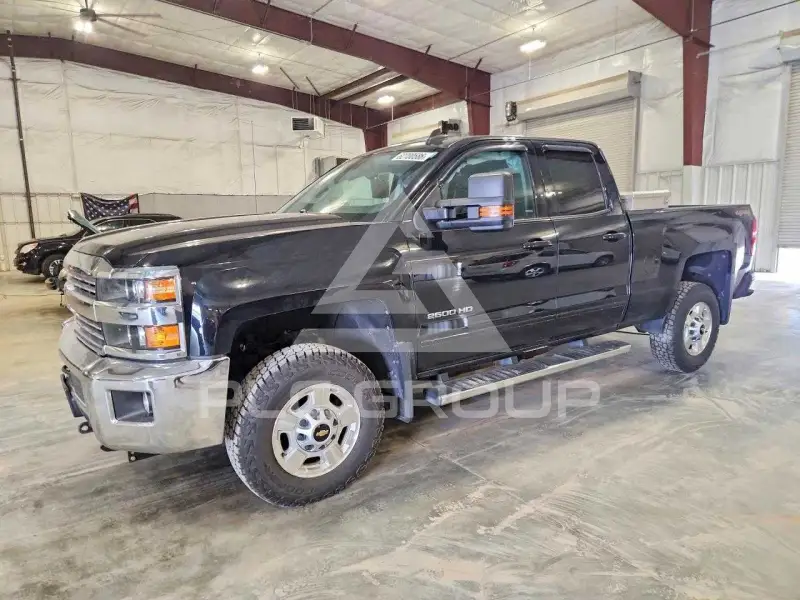 2015 Chevrolet Silverado photo
