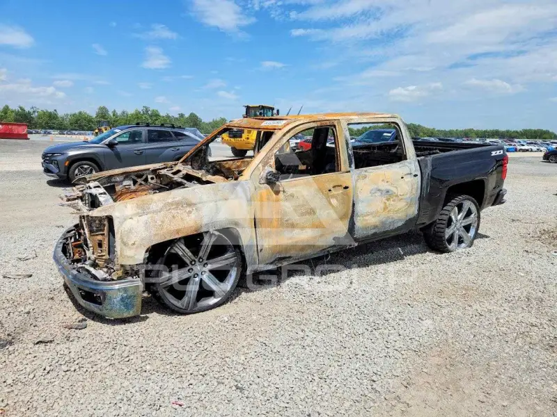 2015 Chevrolet Silverado photo