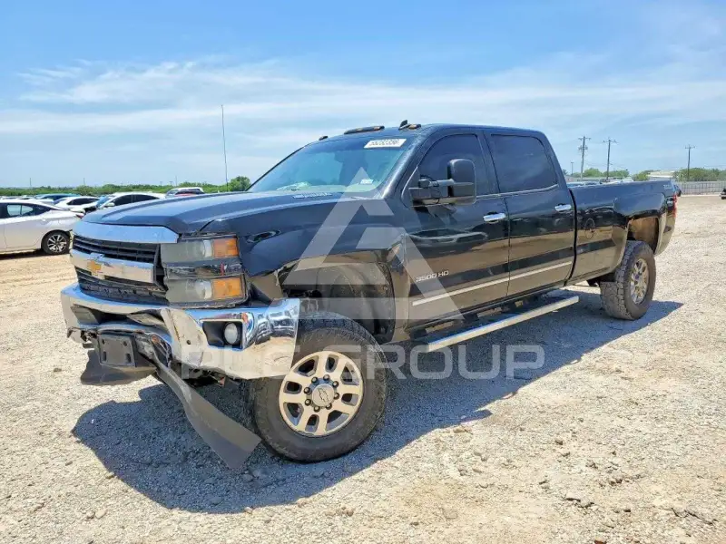 2015 Chevrolet Silverado photo