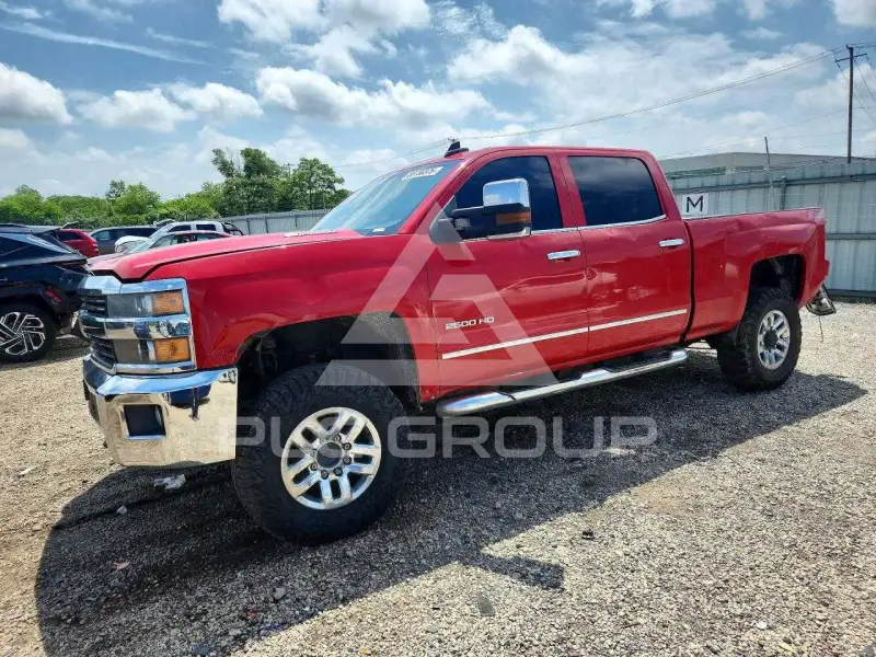 2015 Chevrolet Silverado photo
