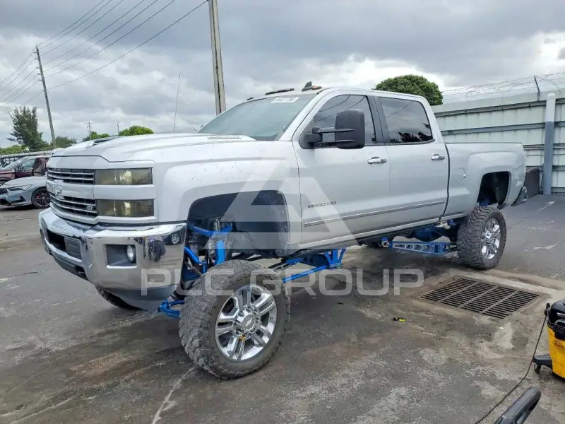 2015 Chevrolet Silverado photo