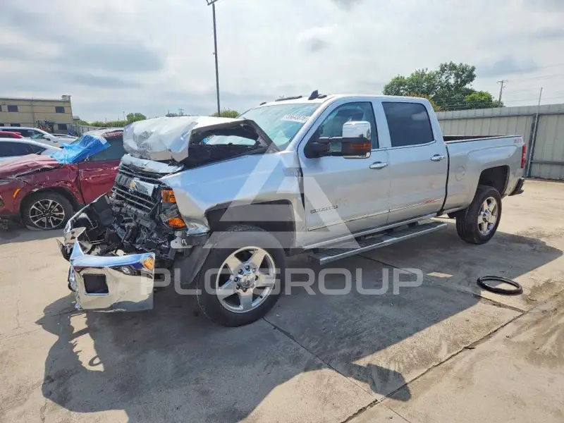 2015 Chevrolet Silverado photo