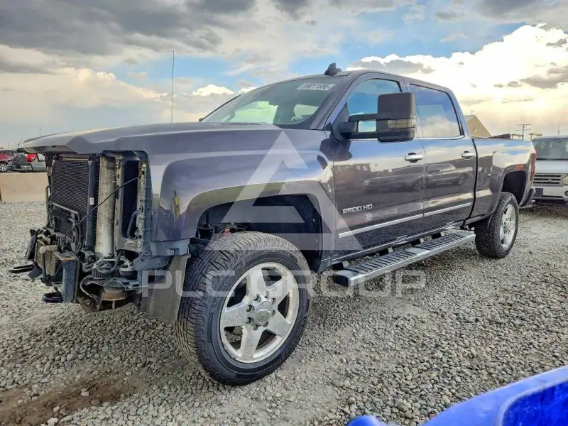 2015 Chevrolet Silverado photo