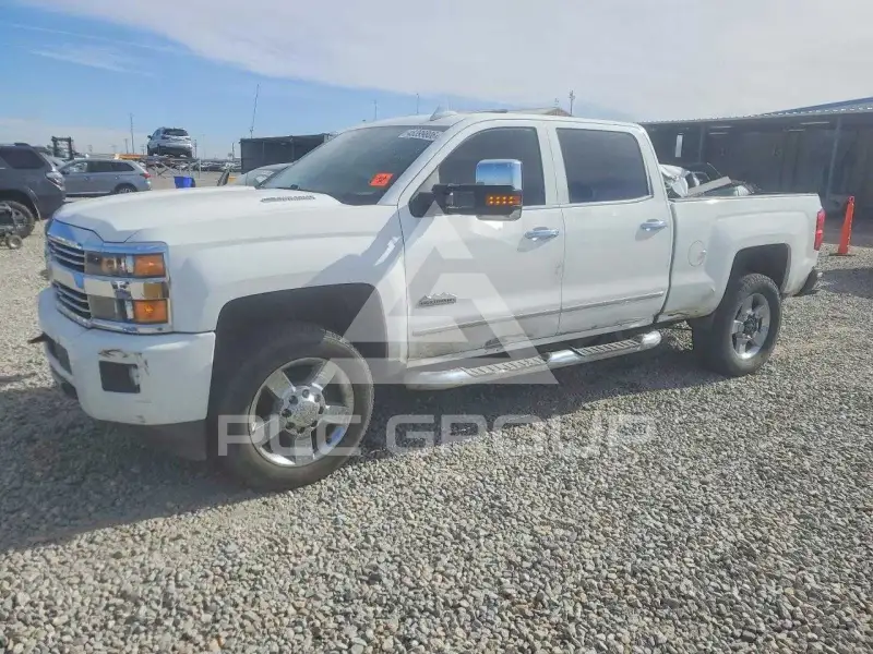 2015 Chevrolet Silverado photo