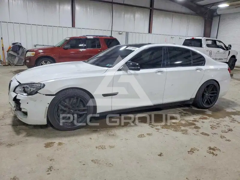 2015 BMW 750 photo