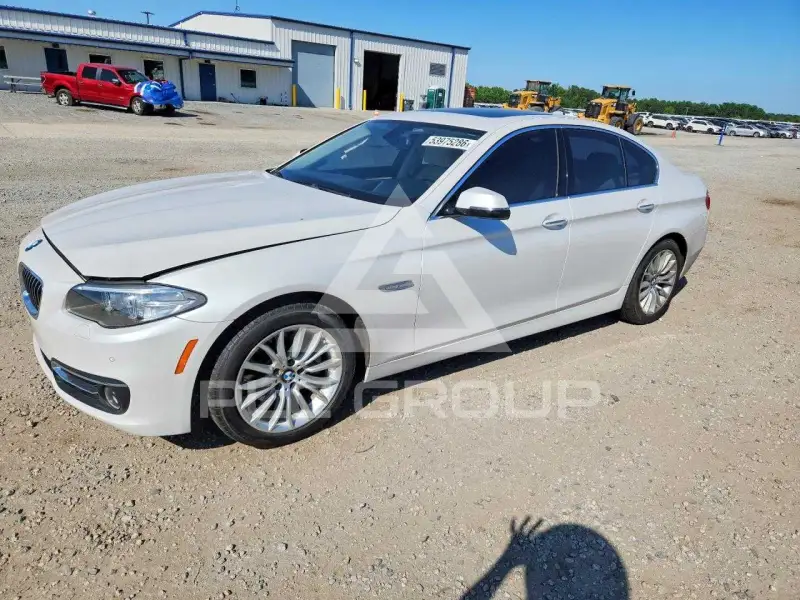 2015 BMW 528 photo