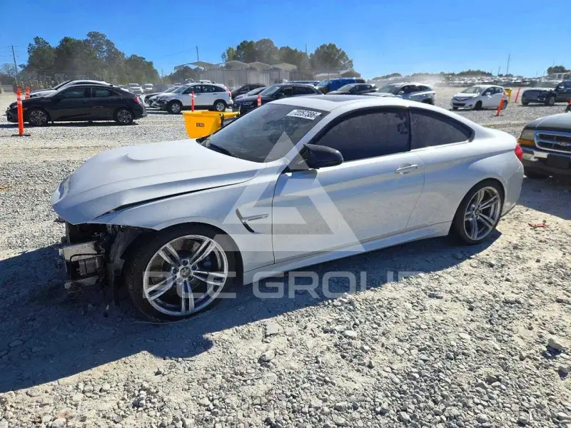 2015 BMW M4 фото