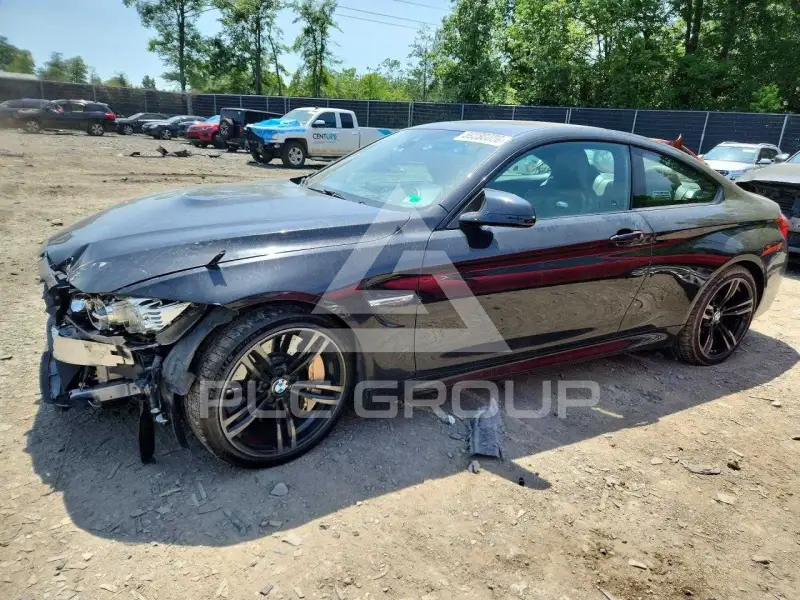 2015 BMW M4 фото