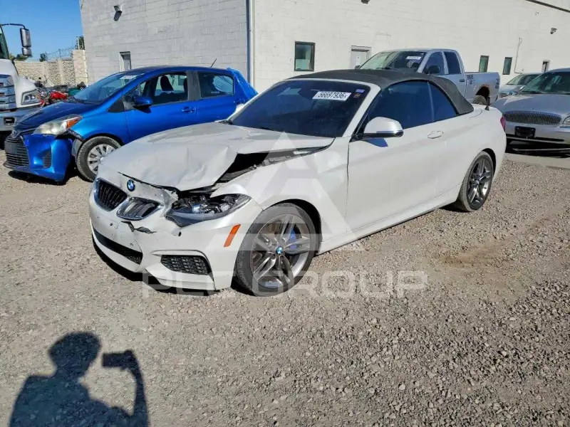 2015 BMW 228 фото