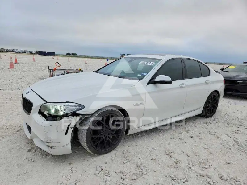 2015 BMW 550 фото