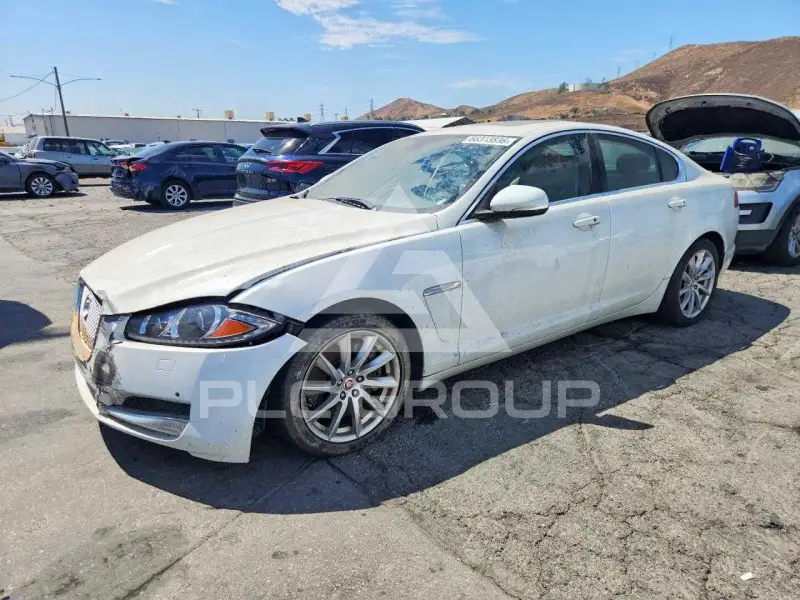 2015 Jaguar XF photo