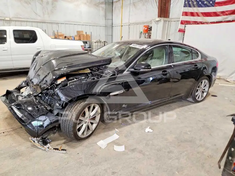 2015 Jaguar XF фото