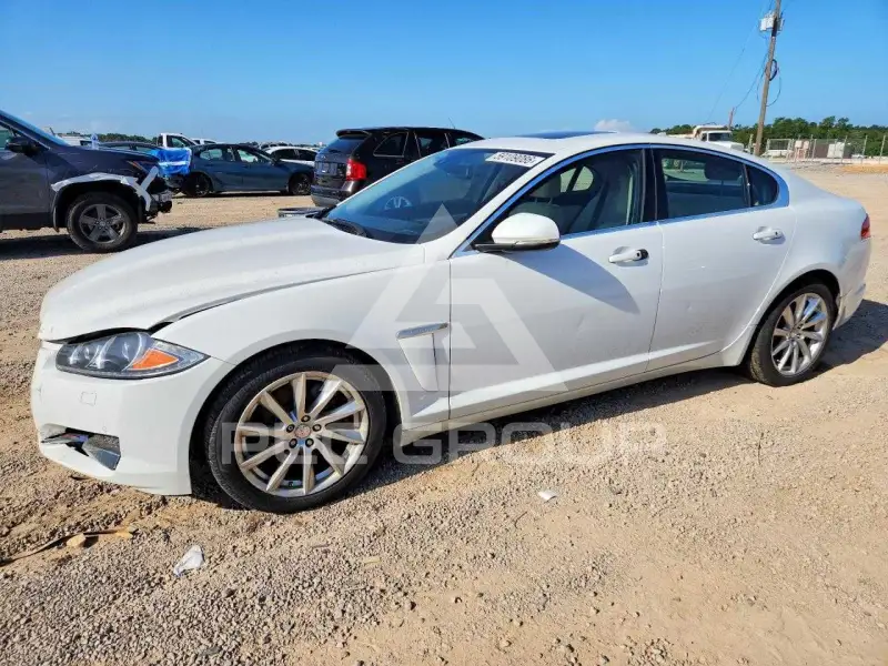 2015 Jaguar XF фото