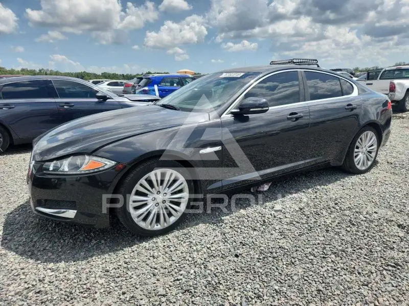 2015 Jaguar XF photo