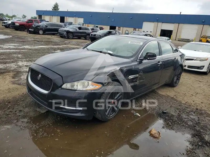 2015 Jaguar XJ photo