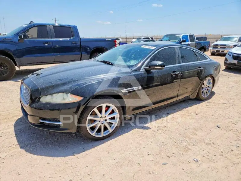 2015 Jaguar XJ photo