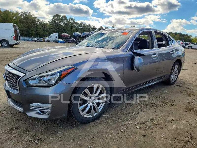 2015 Infinity Q70 фото