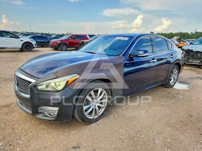 2015 Infinity Q70 фото