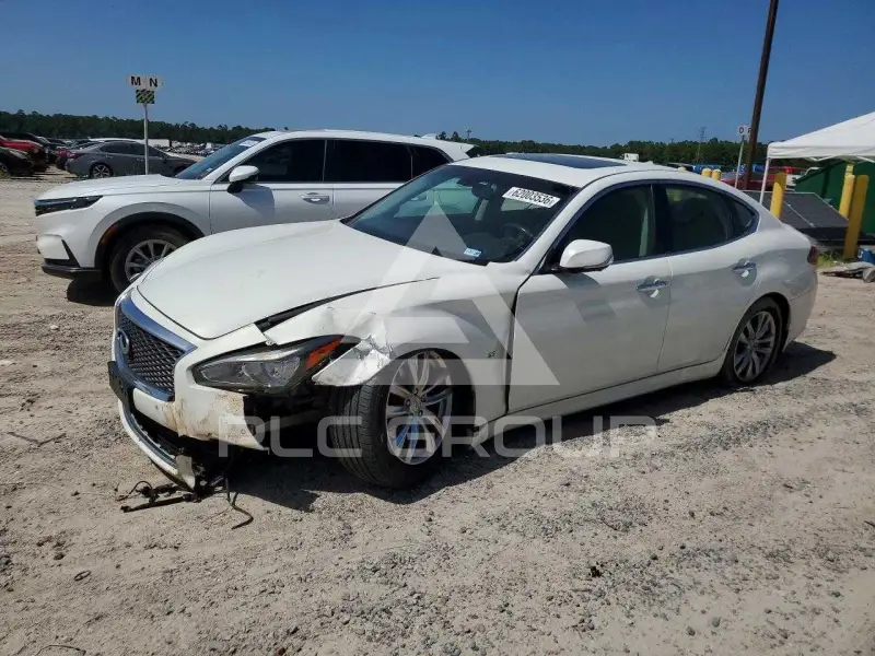 2015 Infinity Q70 фото