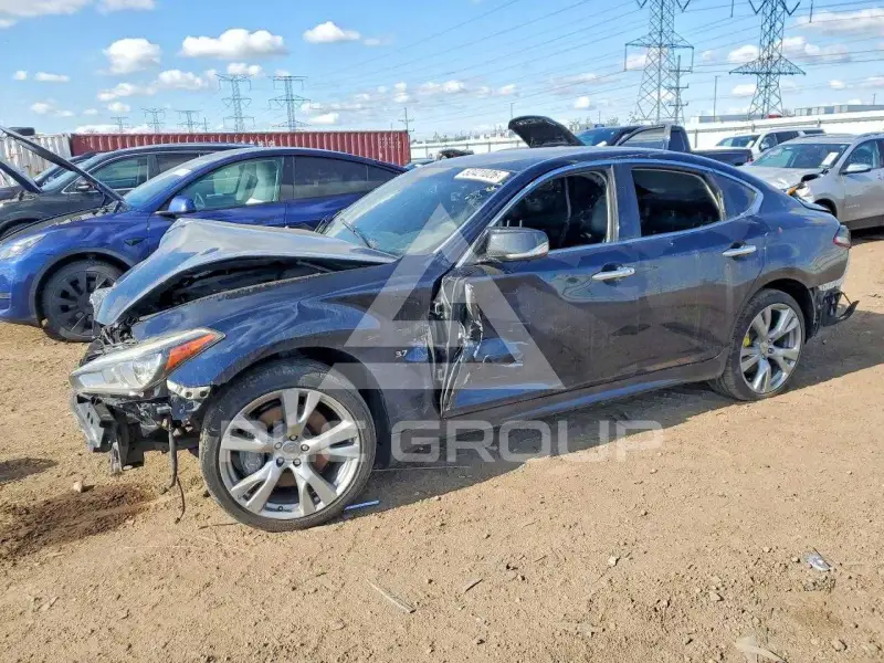 2015 Infinity Q70 фото