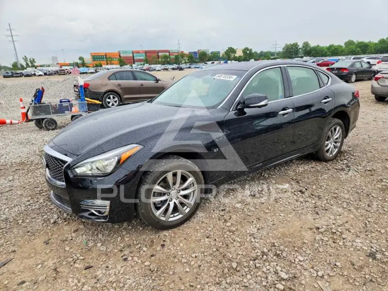 2015 Infinity Q70 фото