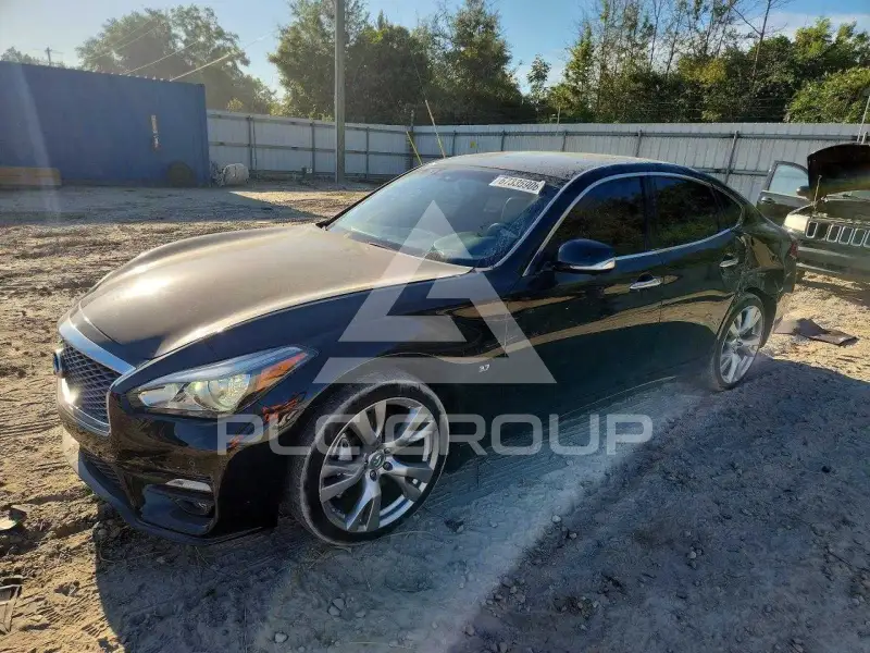 2015 Infinity Q70 фото
