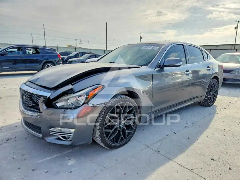 2015 Infinity Q70 фото