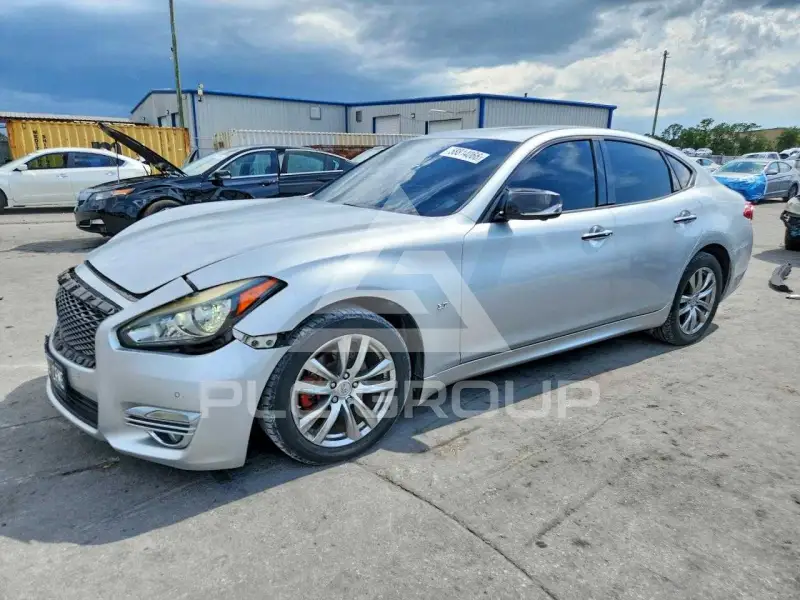 2015 Infinity Q70 фото